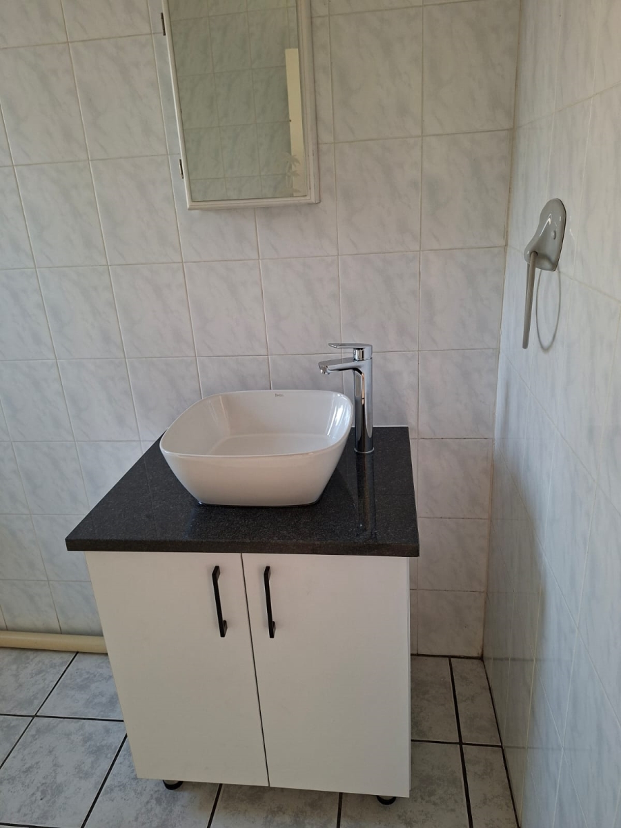1 Bedroom Property for Sale in Vaalpark Free State